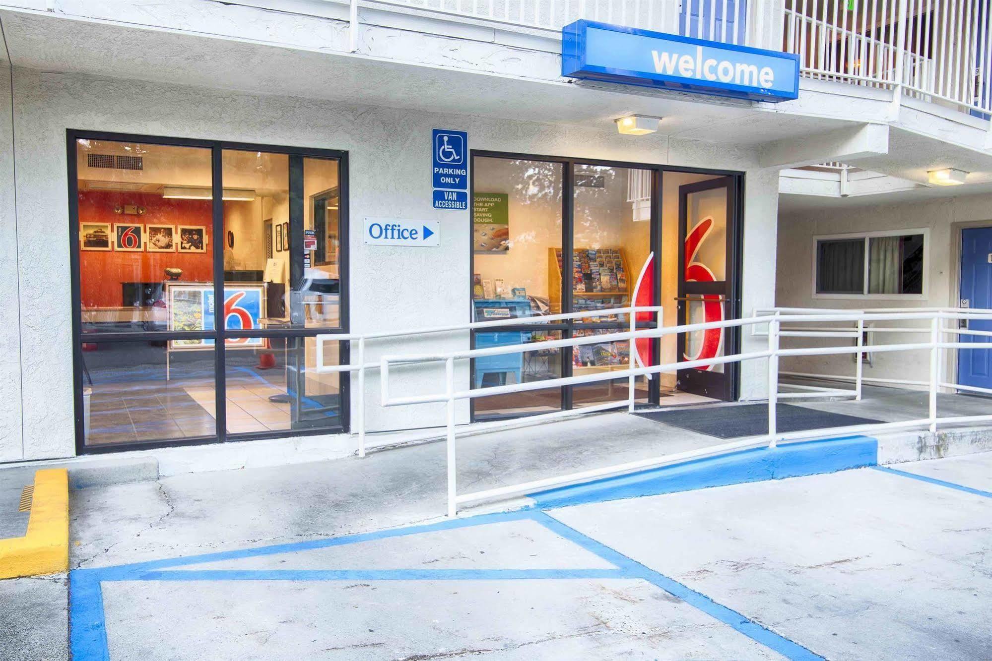 Motel 6-Mammoth Lakes, Ca Bagian luar foto